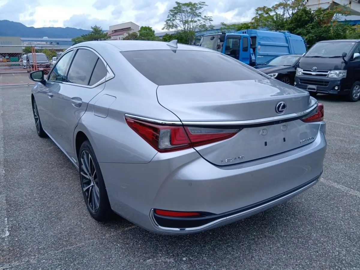 Lexus ES Hybrid Premium * Ultimate Spec * - Image 4