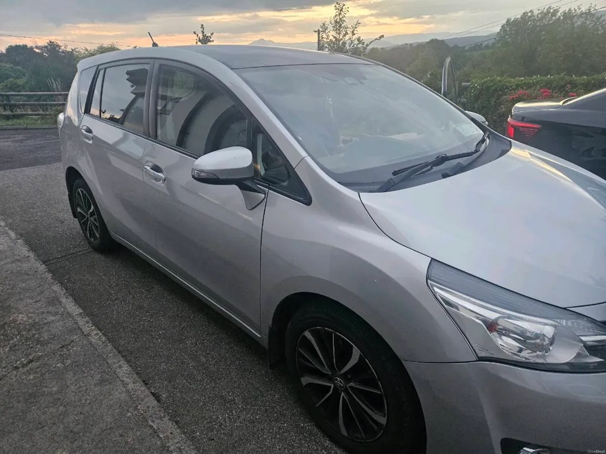 Car - Image 2