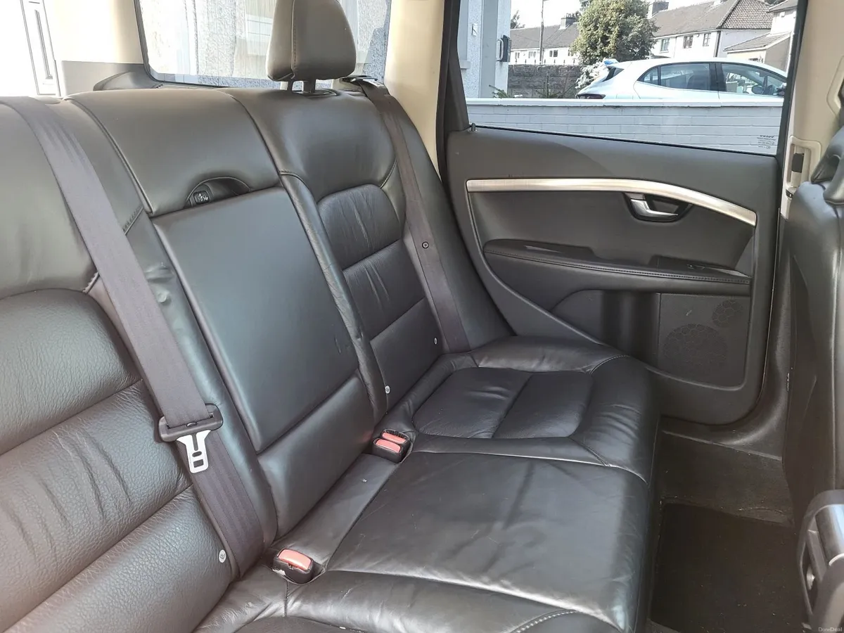 Volvo V70 2010 - Image 4