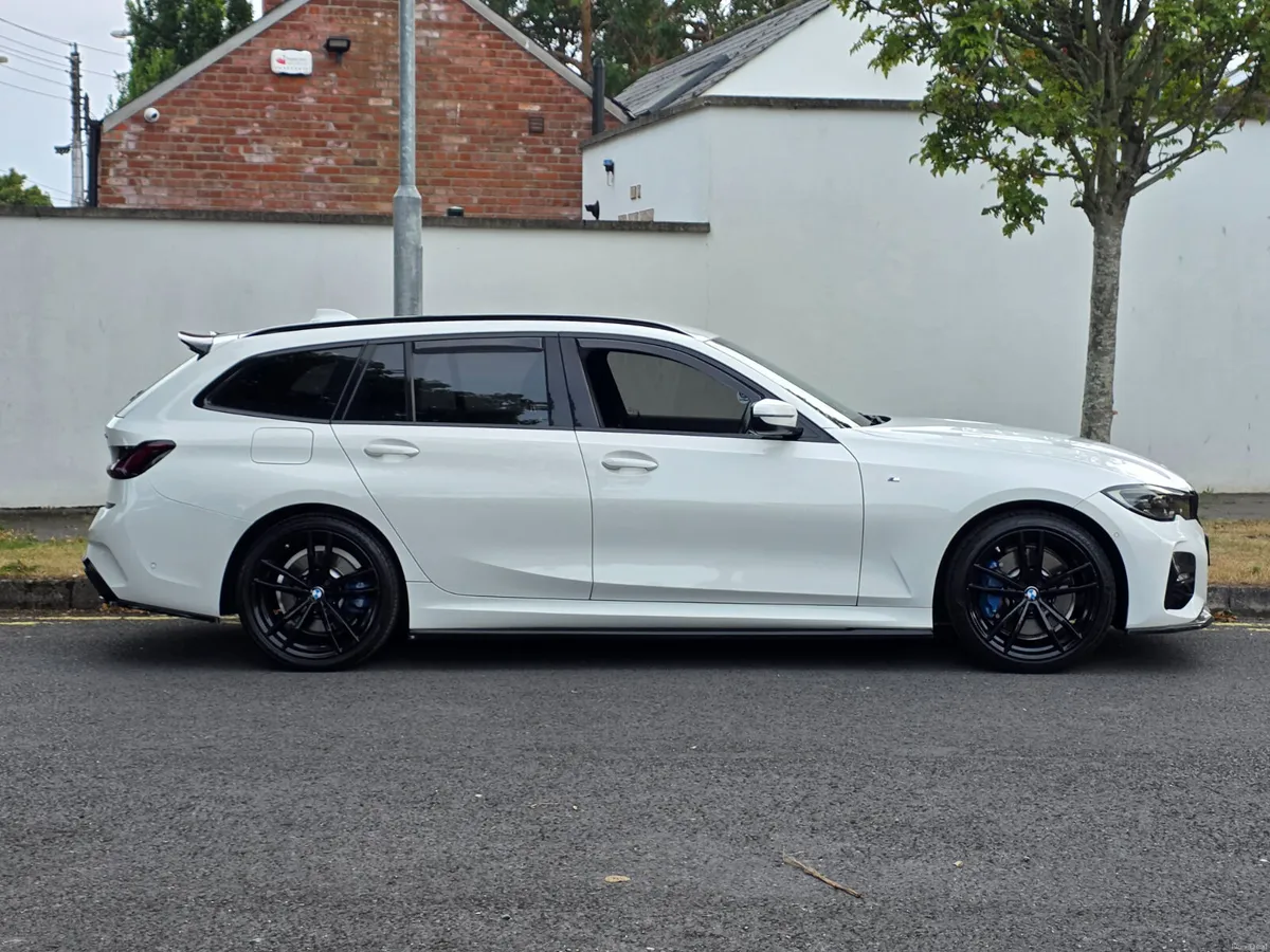 2021 BMW 330e M-Sport Touring M-Performance - Image 6