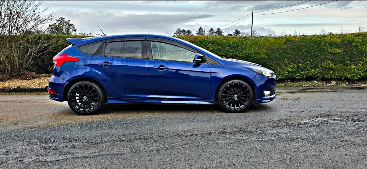 Ford Focus St Line 2016 - Image 2