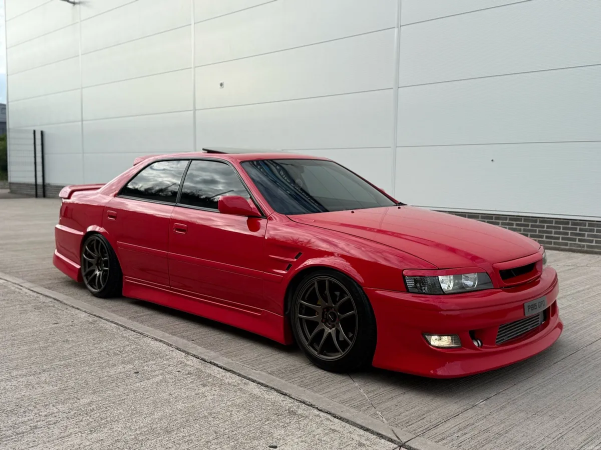1996 Toyota Chaser Tourer V Sunroof model - Image 2
