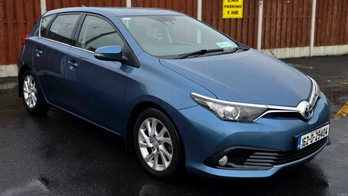 TOYOTA AURIS - Image 1