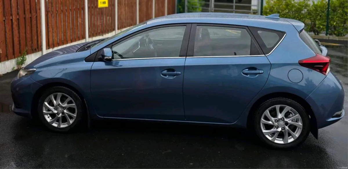 TOYOTA AURIS - Image 5