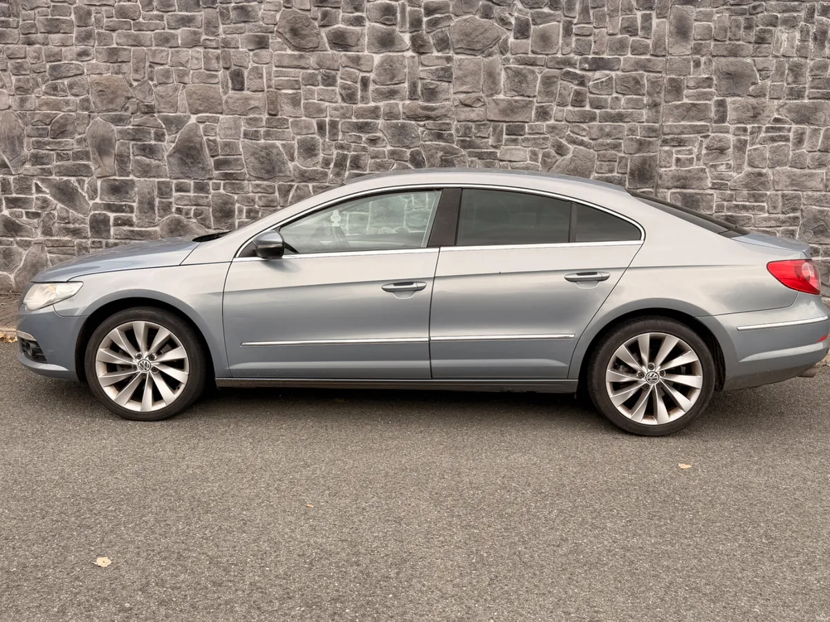 Volkswagen Passat 2009 - Image 4