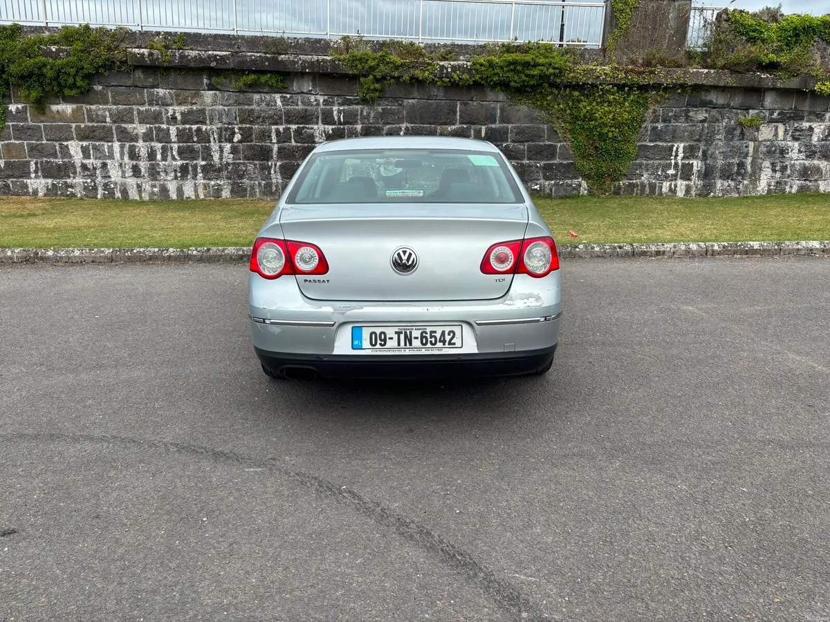 Car - Image 3