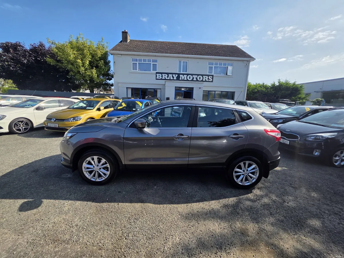 2015 NISSAN QASHQAI 1.5d SV VERY LOW KMS - Image 3