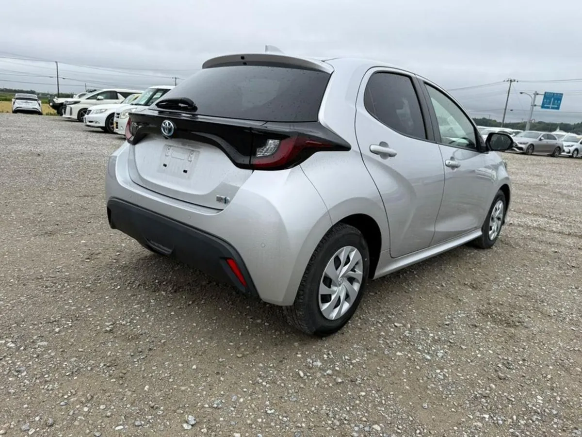 Toyota Yaris X 1.5 Hybrid - Image 3