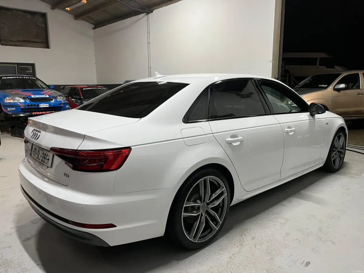 Audi A4 S-Line 2.0 litre - Image 2