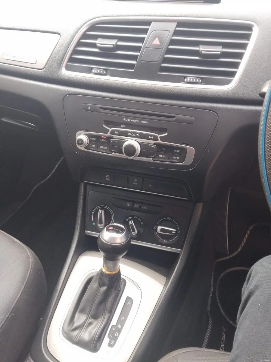 Audi Q3 2015 - Image 4