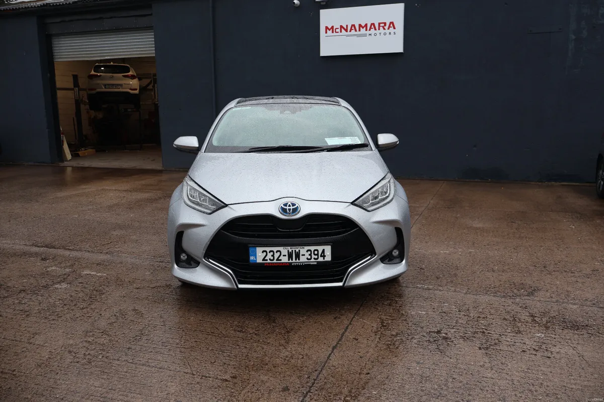 Toyota Yaris Platinum Top Spec 14,000Km Like New! - Image 4
