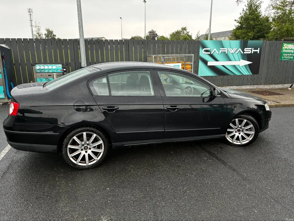 Volkswagen Passat 2010 - Image 3