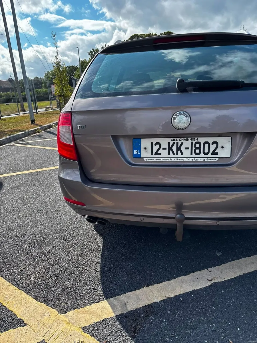 Skoda Superb 2012 - Image 4