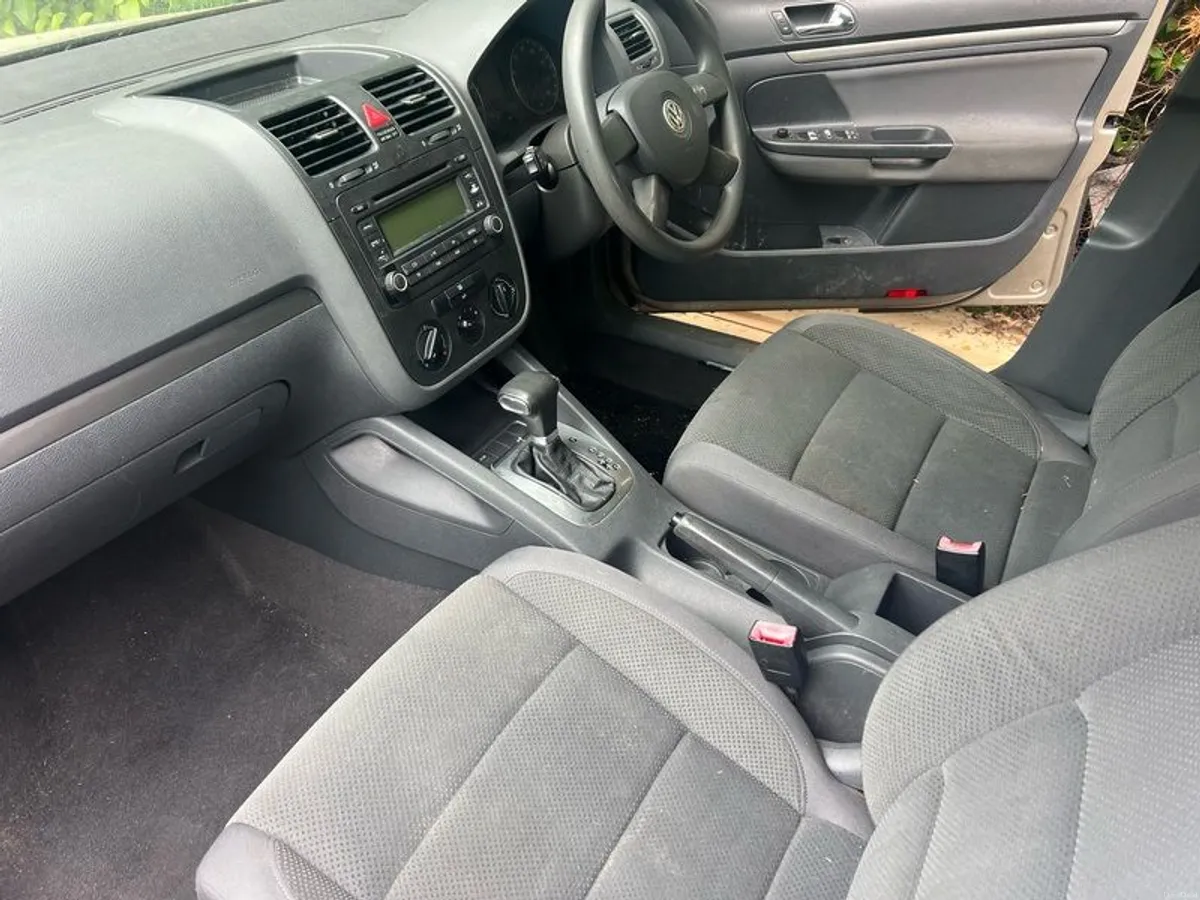 2004 Volkswagen Golf - Image 2