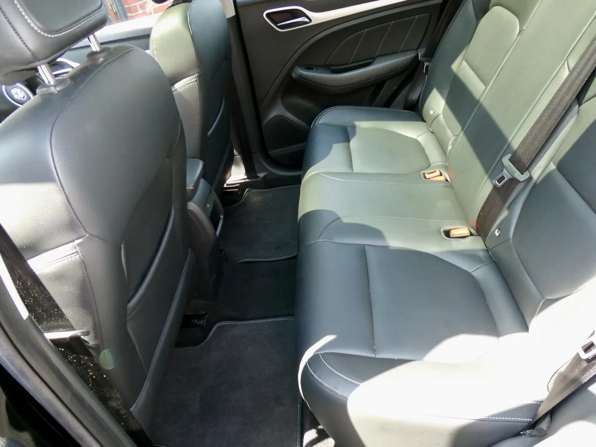 MG ZS 2021 - Image 6