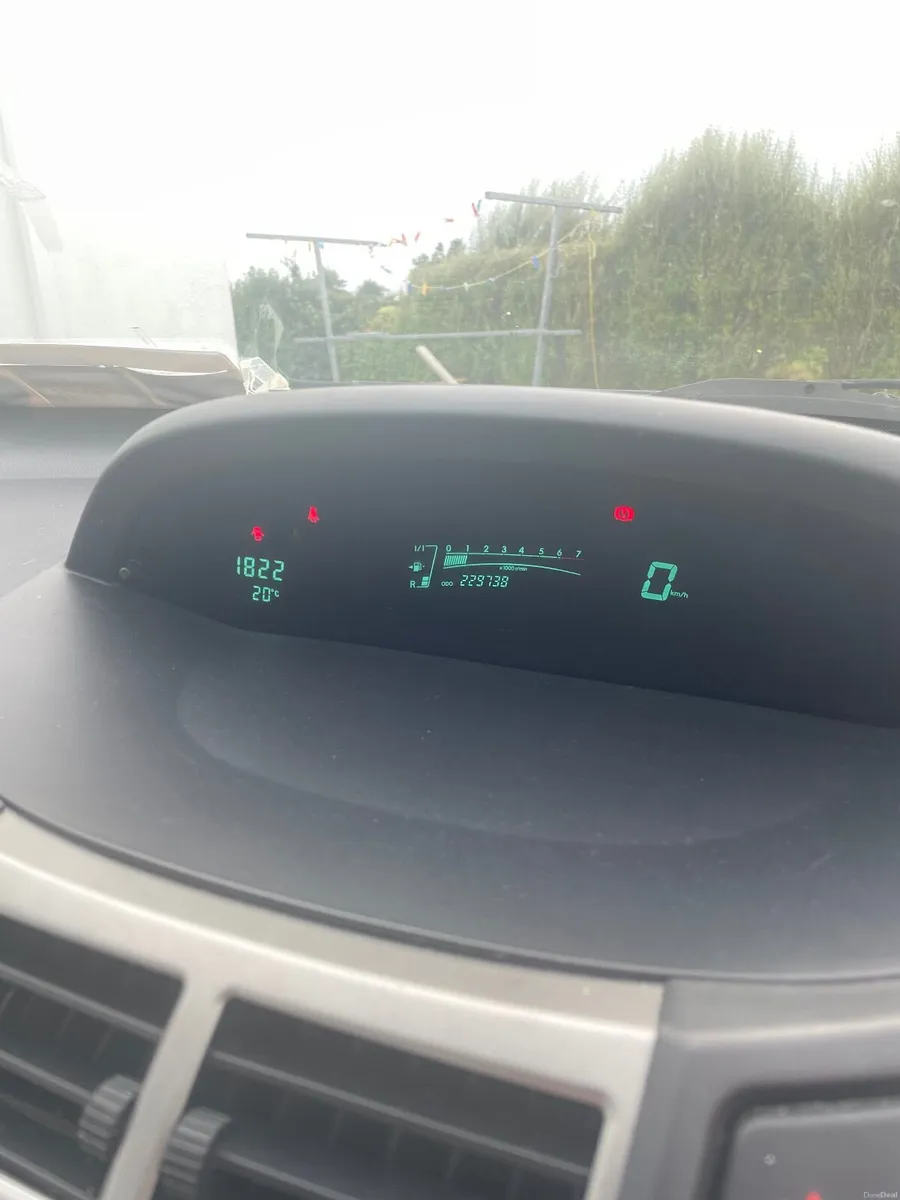 Toyota Yaris 2011 - Image 1