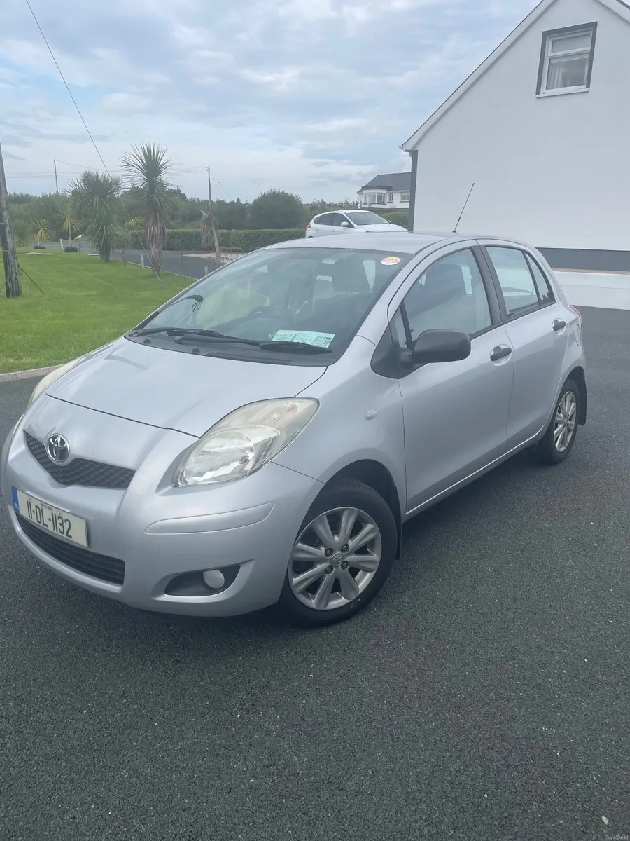 Toyota Yaris 2011 - Image 4