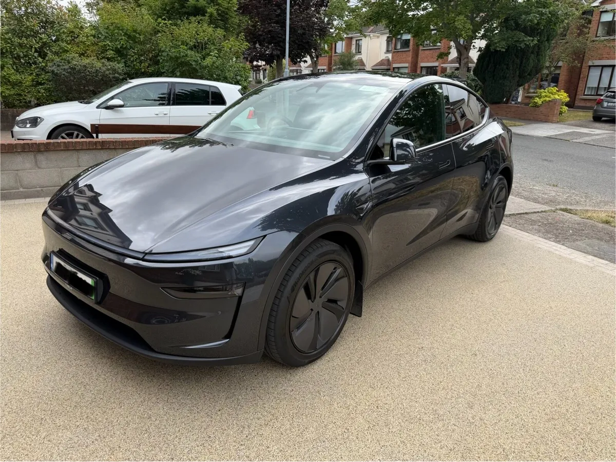 Tesla Model Y Premium Long Range - Image 4
