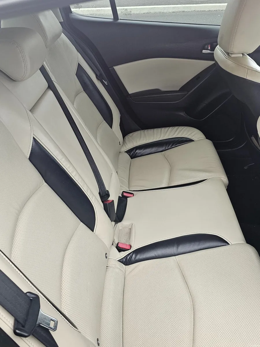 Automatic Mazda 3 - Image 6
