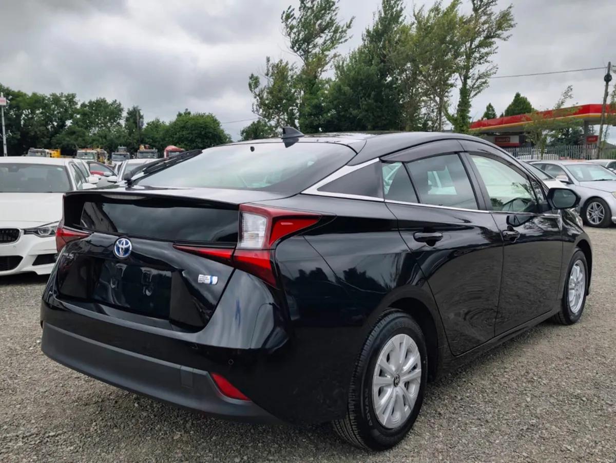 Toyota Prius 1.8L Petrol Hybrid Automatic (3937) - Image 6