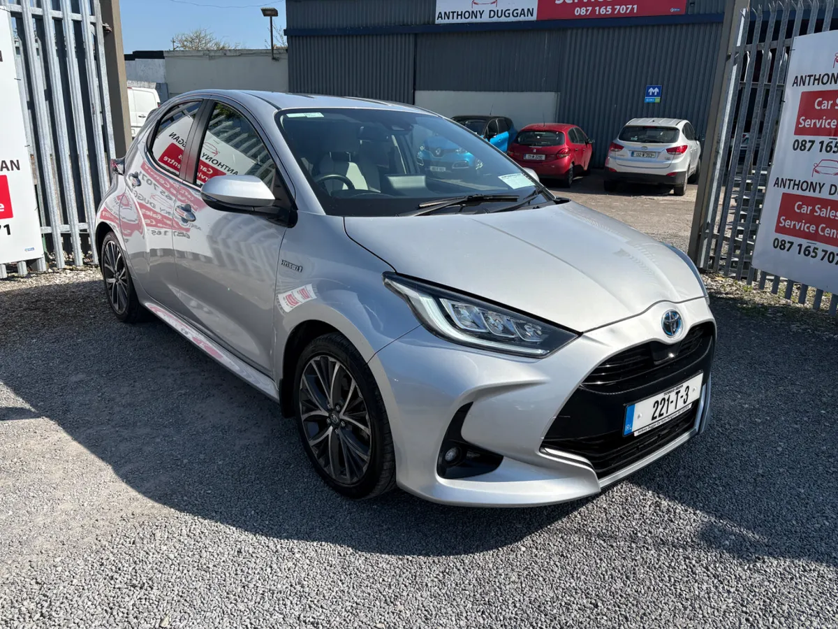2022 Toyota Yaris 1.5 hybrid platinum - Image 1