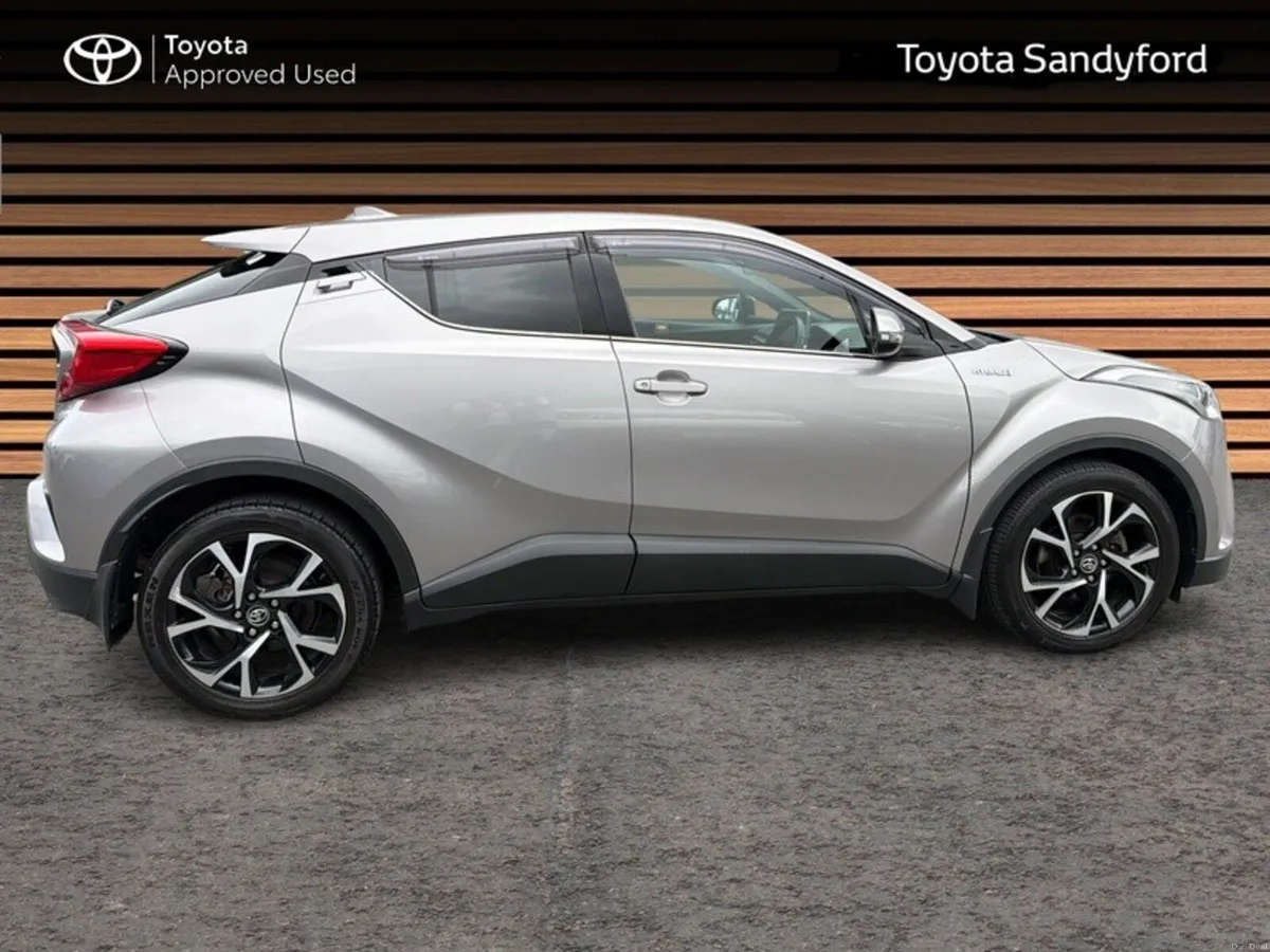 Toyota C-HR HYBRID SPORT // REAR CAMERA // BLUETOO - Image 3