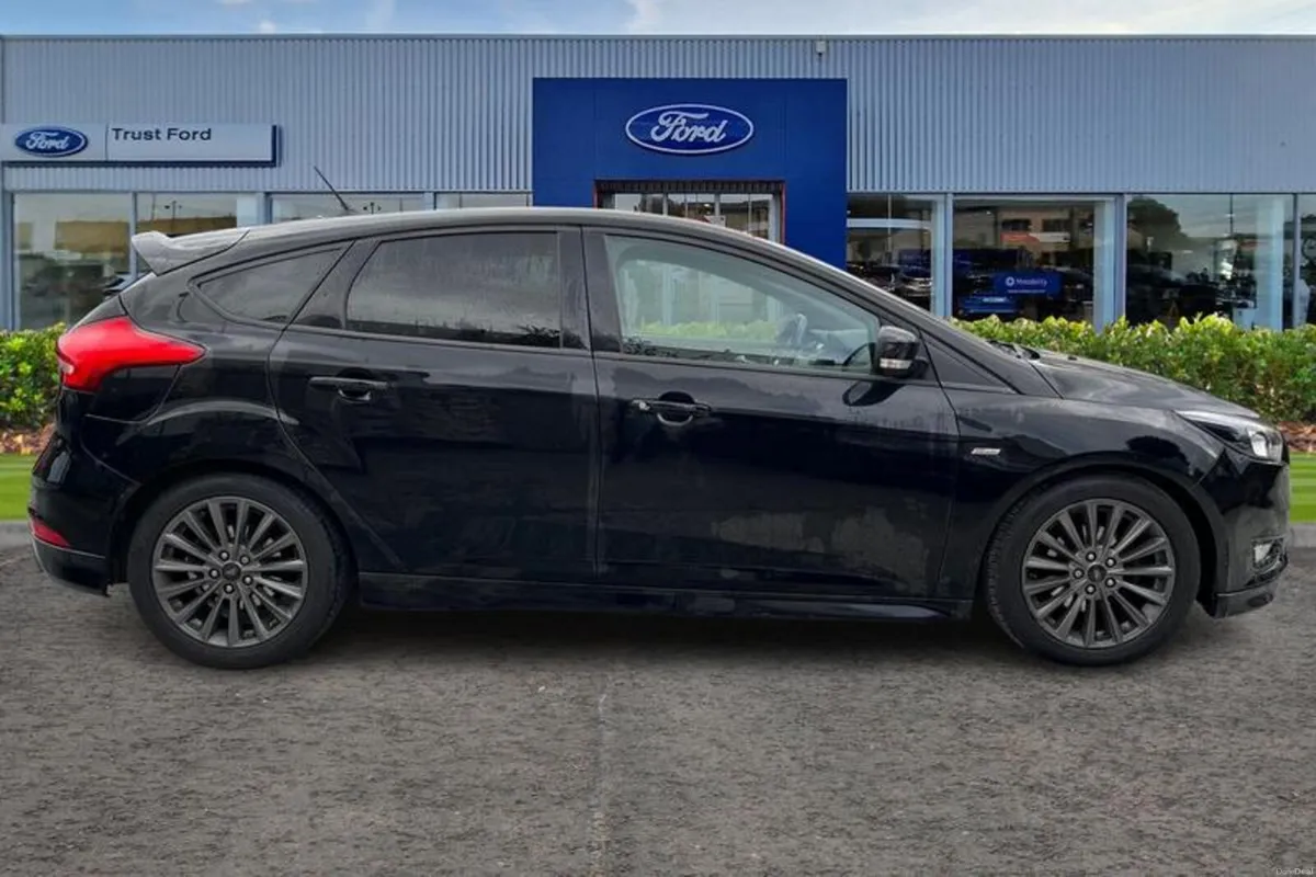 Ford Focus 1.5 TDCi 120 ST-Line 5dr- Apple Car Pla - Image 3