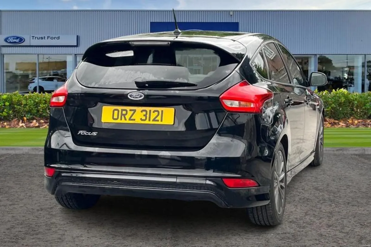 Ford Focus 1.5 TDCi 120 ST-Line 5dr- Apple Car Pla - Image 4