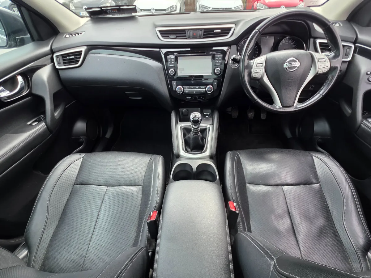 2017 Nissan Qashqai 1.2 PREMIUM // PANORAMIC ROOF - Image 5