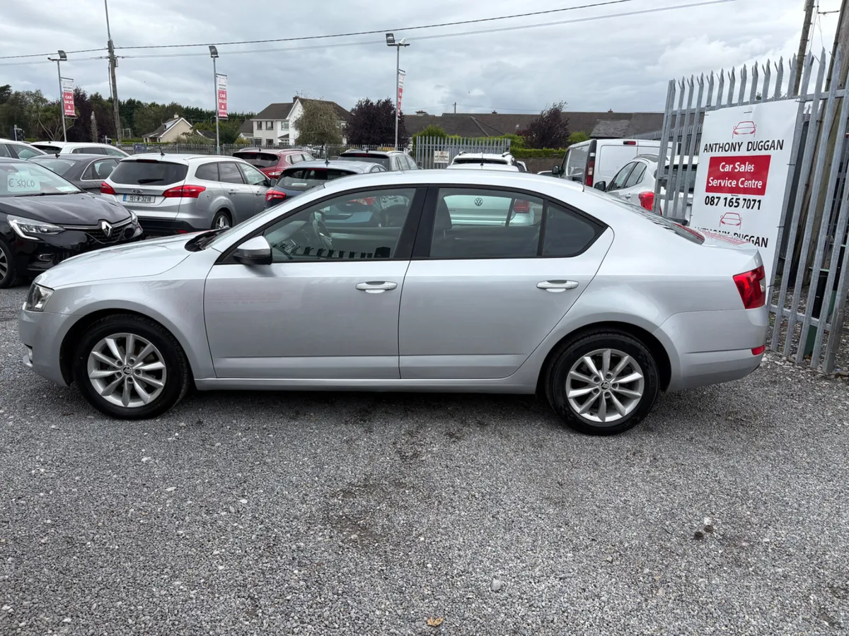 Skoda Octavia DSG Auto - Image 5