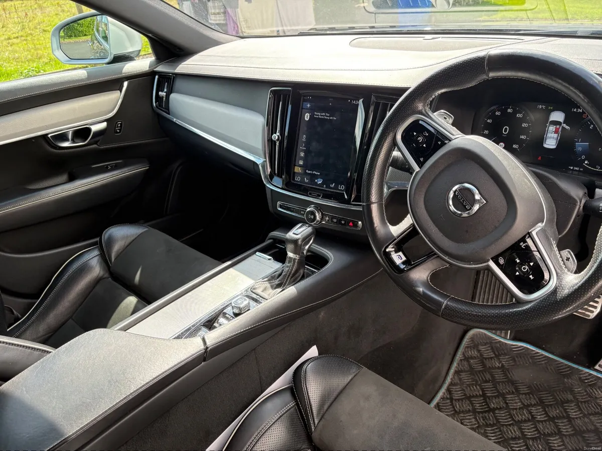 Volvo S90 2018 - Image 2