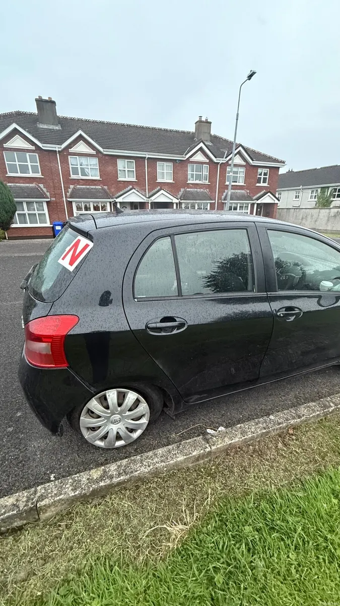 Toyota Yaris 2006 - Image 2