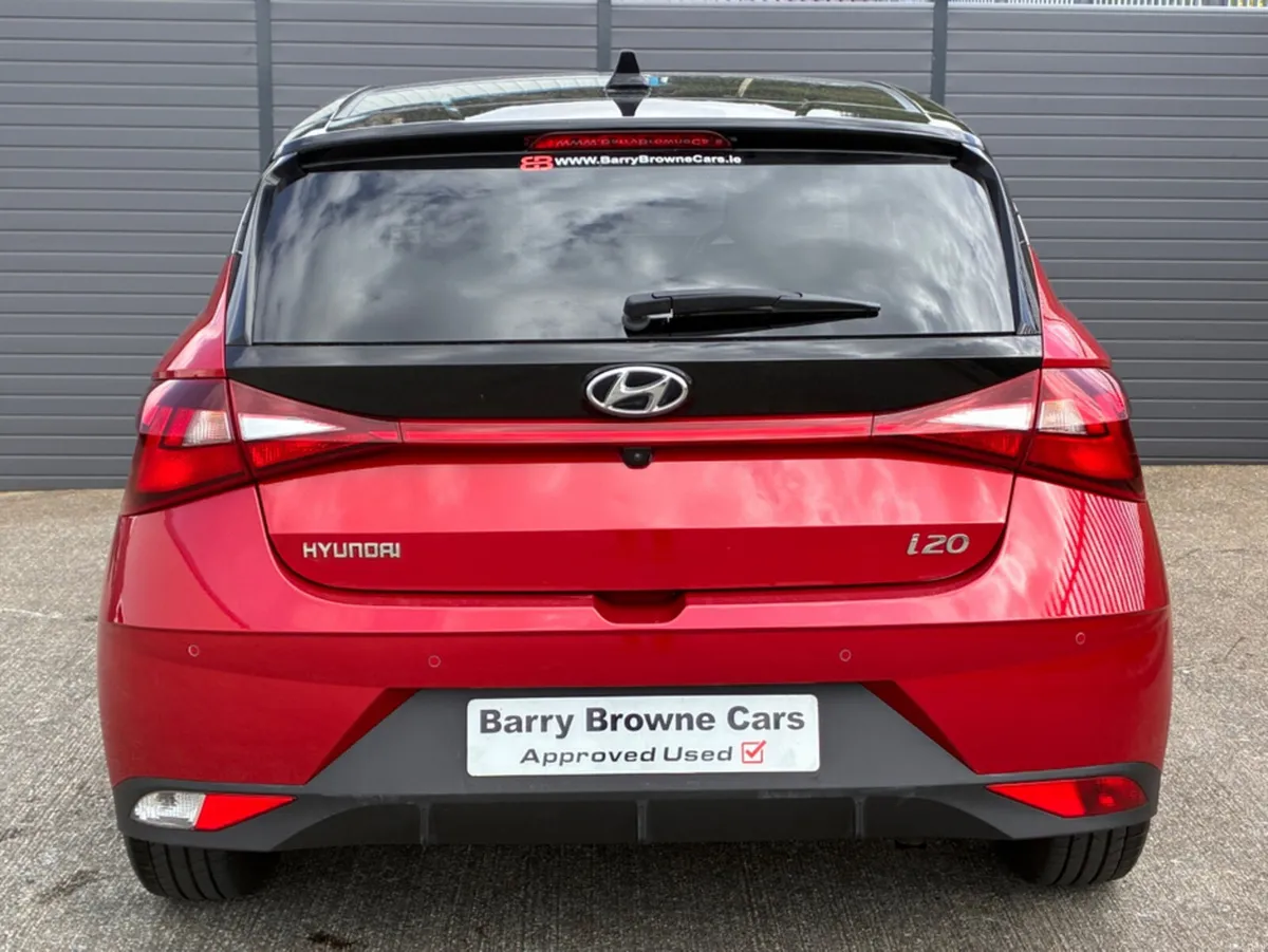 Hyundai i20 DELUXE PLUS 2TONE 5DR - Image 5