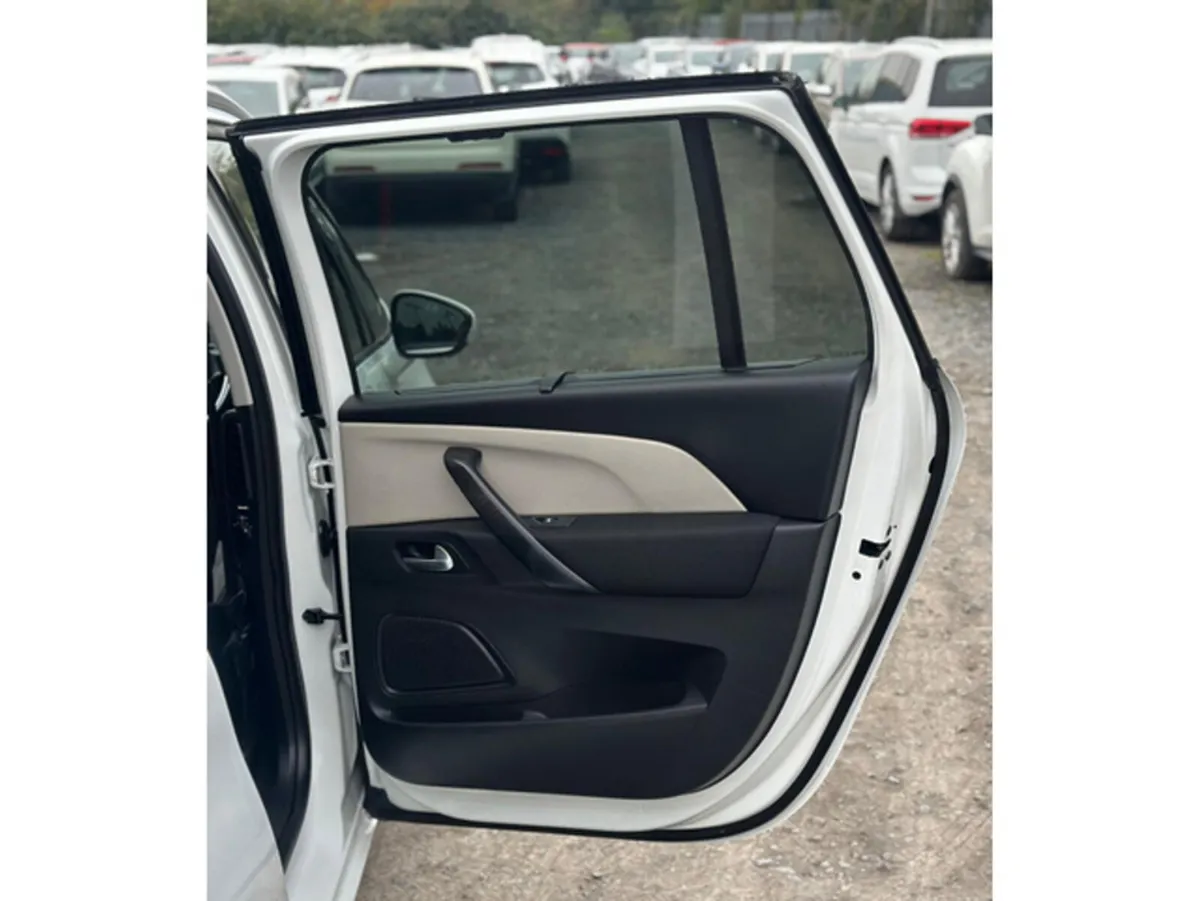 Citroen C4 Picasso Grand Bluehdi 2.0L Diesel Front - Image 6