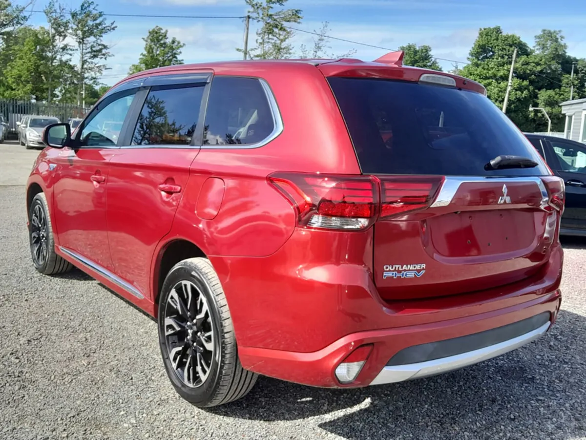 Mitsubishi Outlander 2.0L Petrol 4WD PHEV G SAFETY - Image 6
