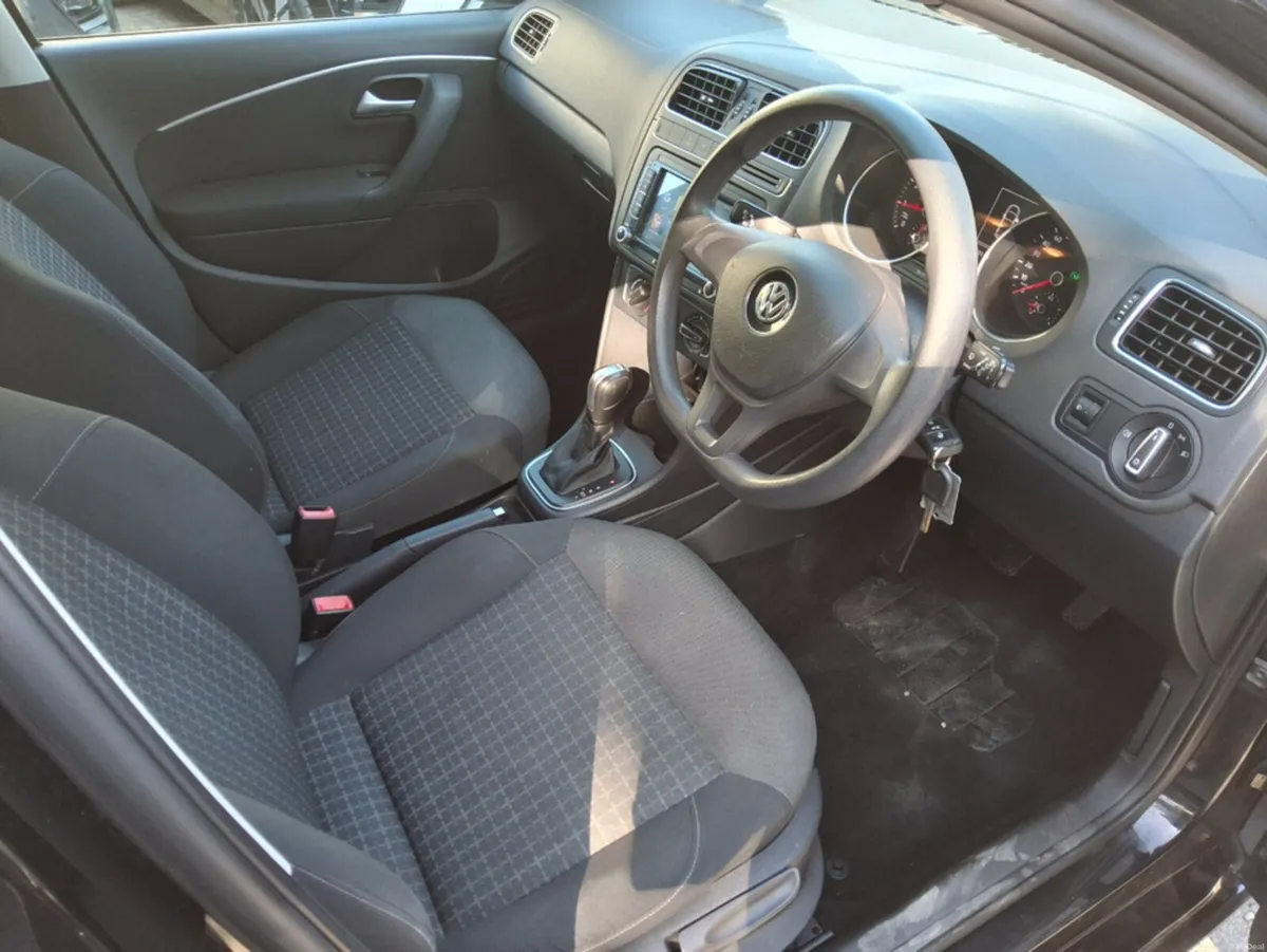 Volkswagen Polo AUTOMATIC - Image 6