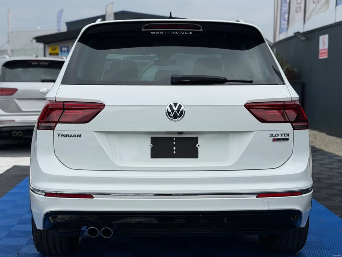 Volkswagen Tiguan R-LINE 4WD - 2.0L DIESEL - AUTO - Image 6