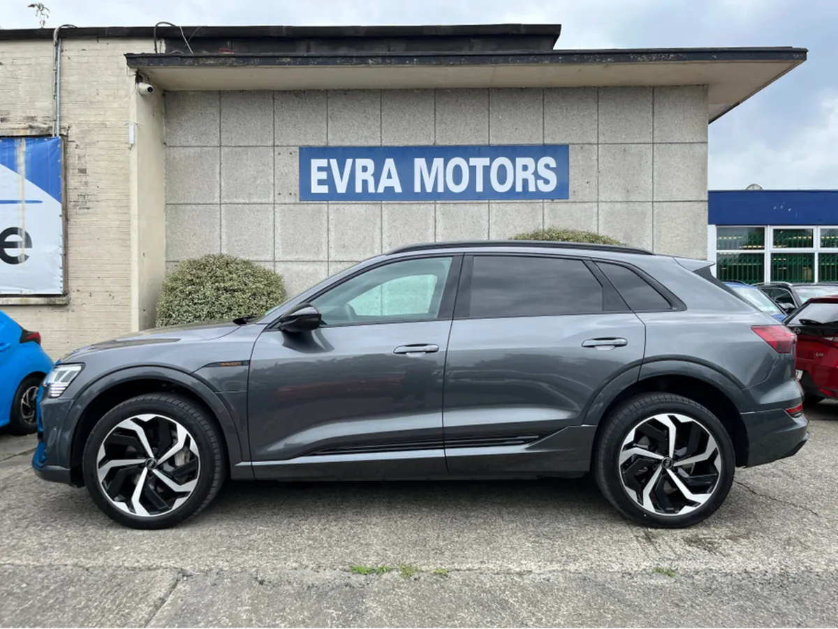 Audi e-tron 55 S-LINE ELECTRIC //LOW MILES//FULL L - Image 6