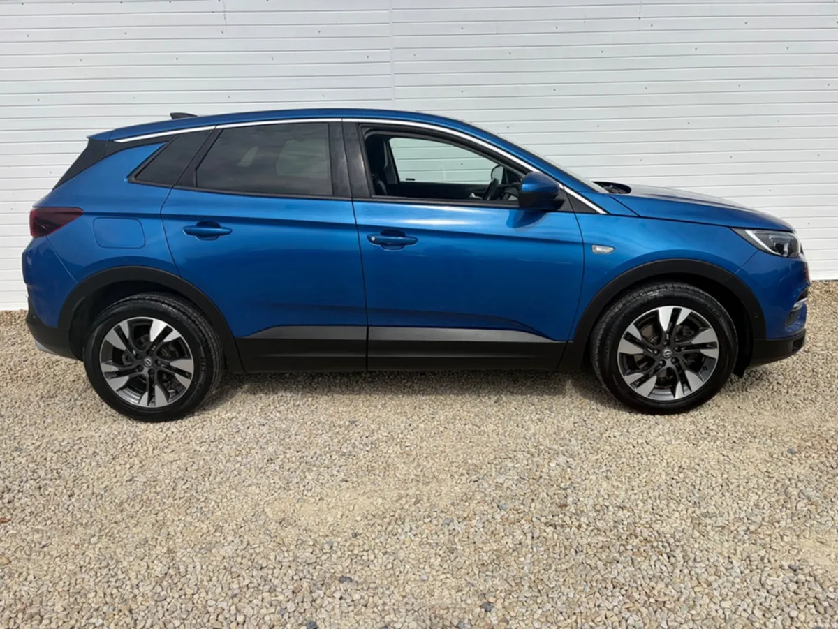 Opel Grandland X SRI 1.6 TURBO D 12 120PS 4DR - Image 3