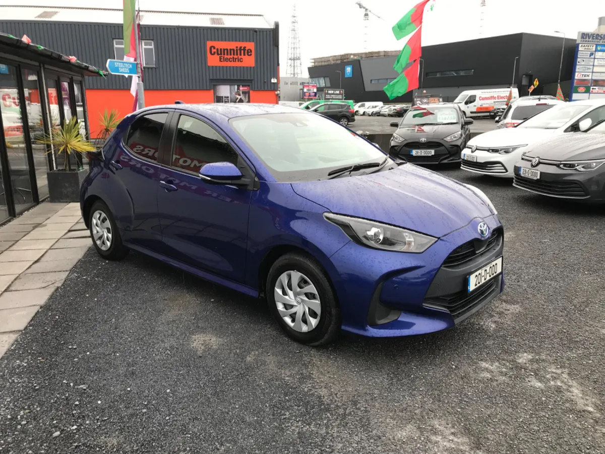 2020  TOYOTA YARIS PETROL  HYBRID AUTO - Image 4