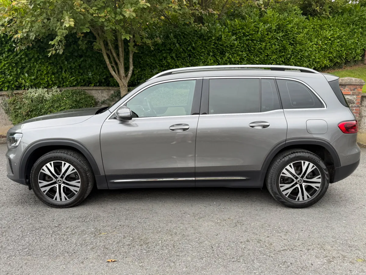 2024 Mercedes-Benz GLB 200D 7 Seater - Image 2