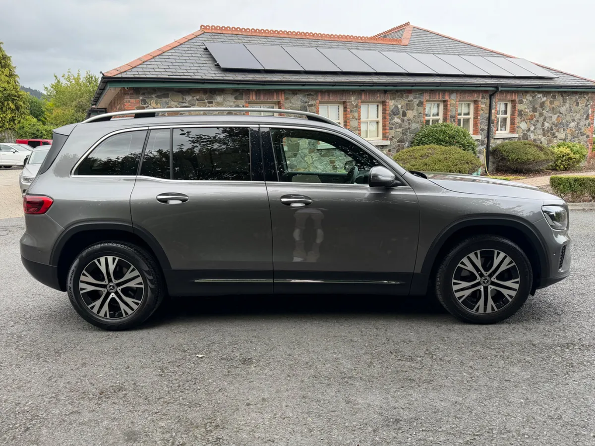 2024 Mercedes-Benz GLB 200D 7 Seater - Image 6