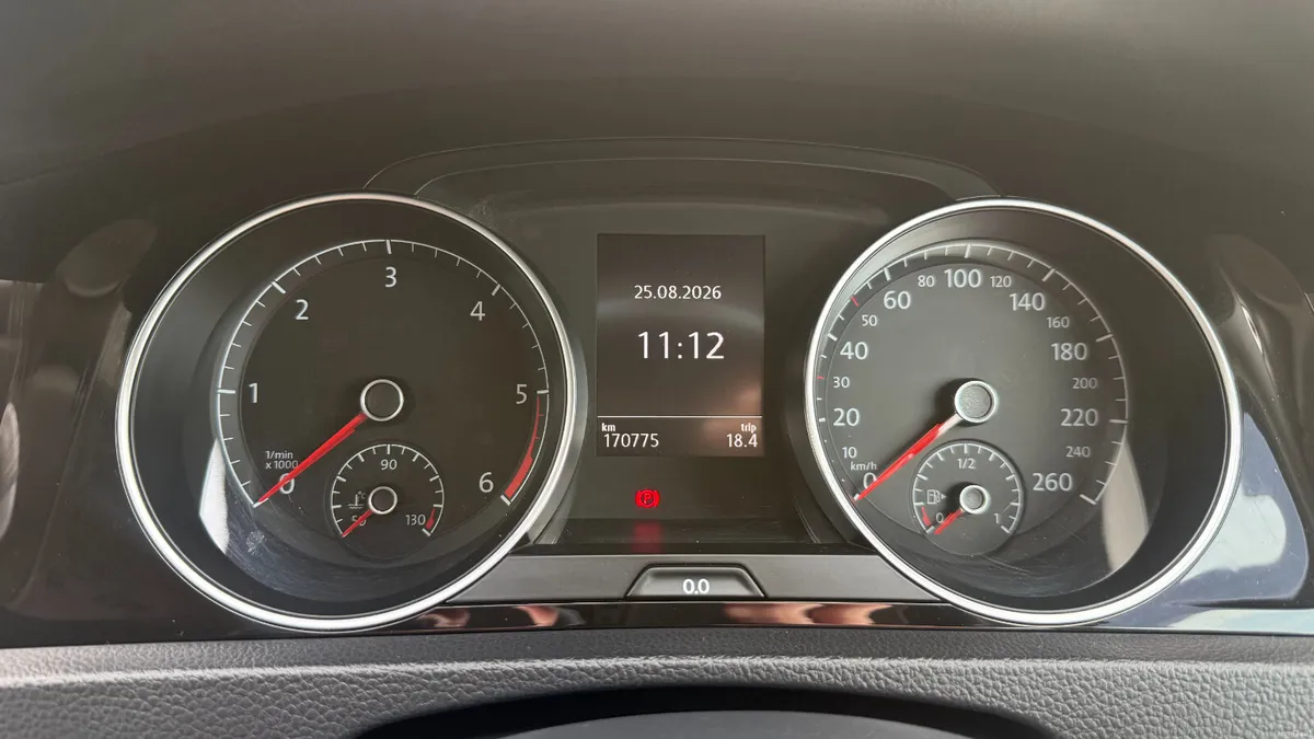 Volkswagen Golf 2015 - HIGH SPEC - Image 2