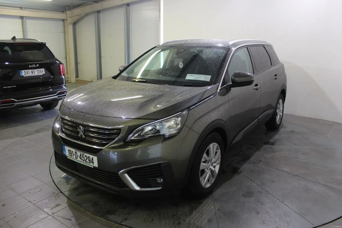 Peugeot 5008 1.5 BlueHDi 130bhp Active 7 Seats - T - Image 6