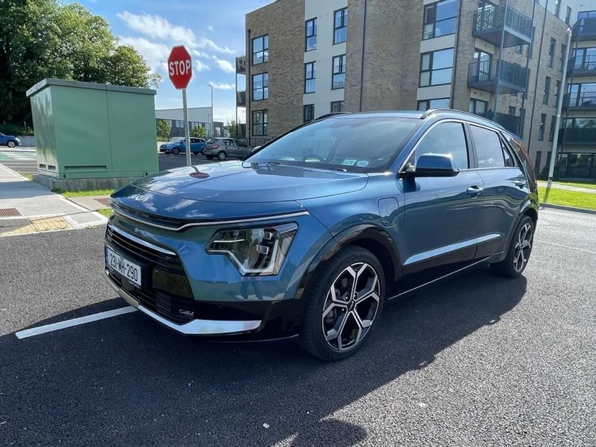 2023 Kia Niro - Image 2