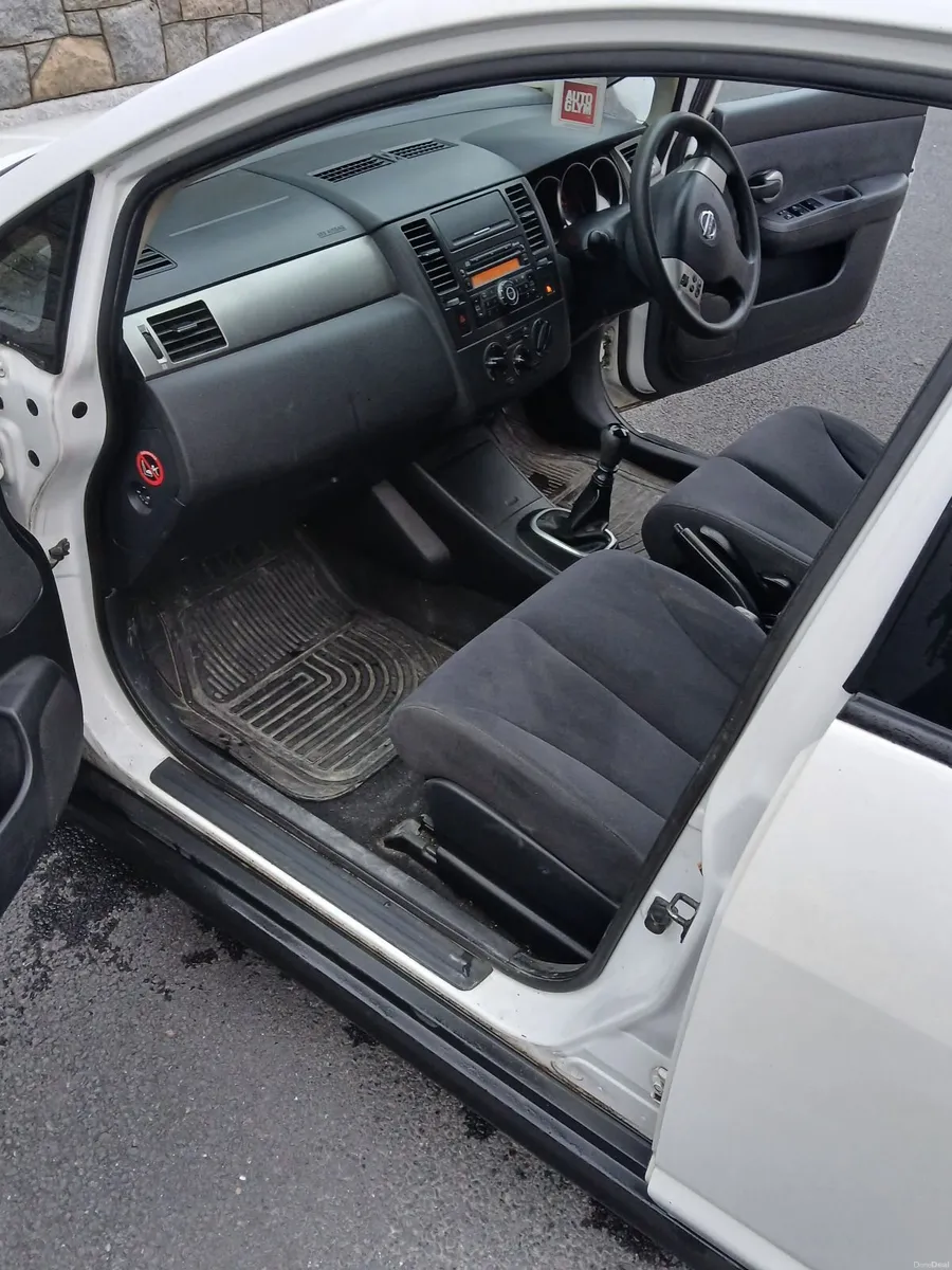Nissan Tiida 2011 - Image 3