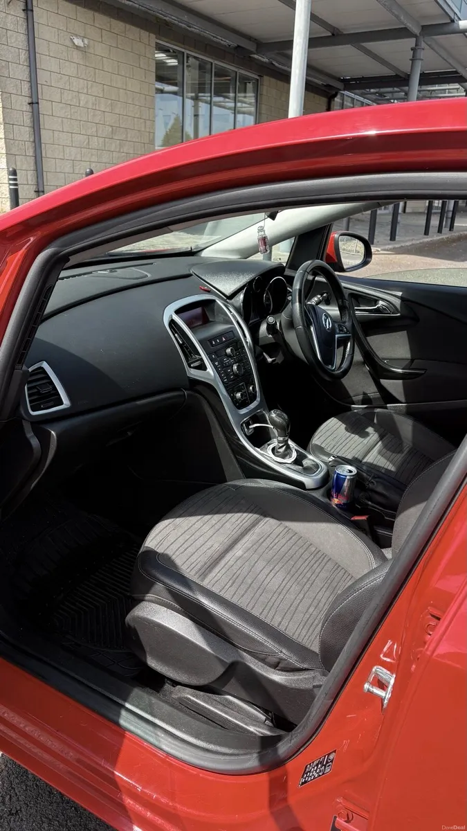 Vauxhall Astra 1.4 VTi  90k miles - Image 5