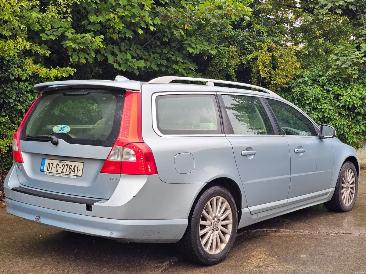 €1333 Volvo V70 2007 automatic.  Nctd €1333 - Image 1