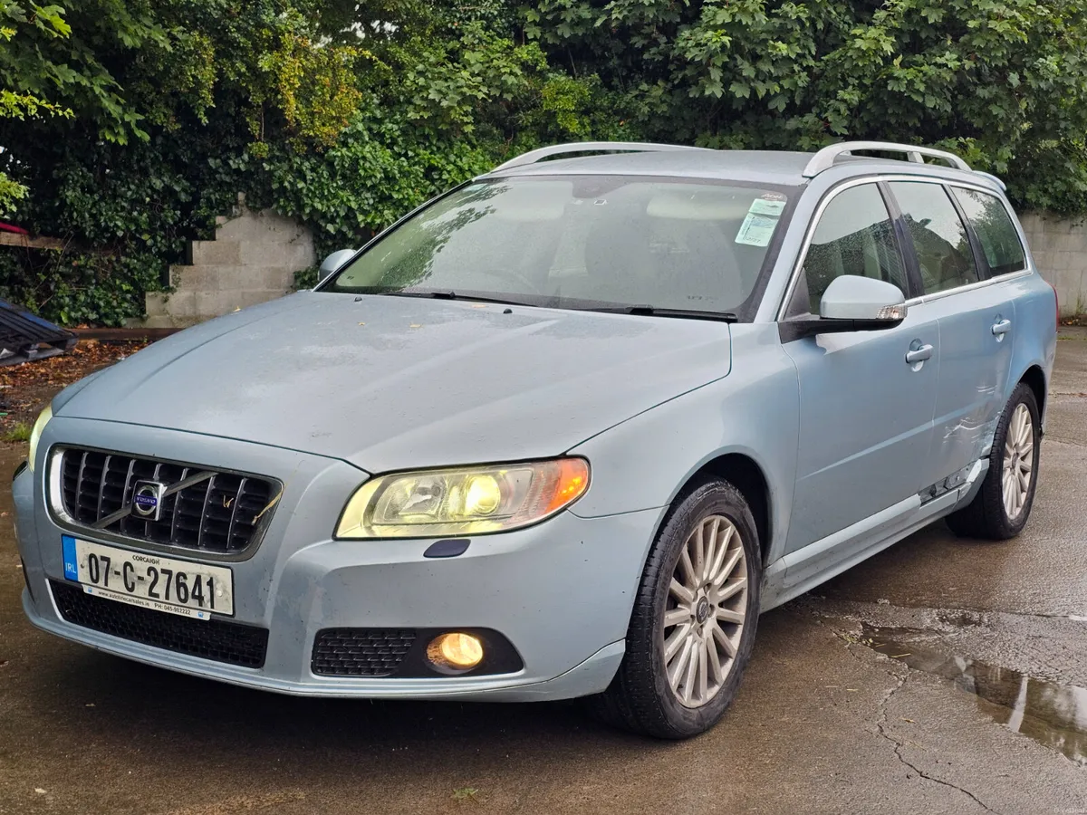 €1333 Volvo V70 2007 automatic.  Nctd €1333 - Image 5