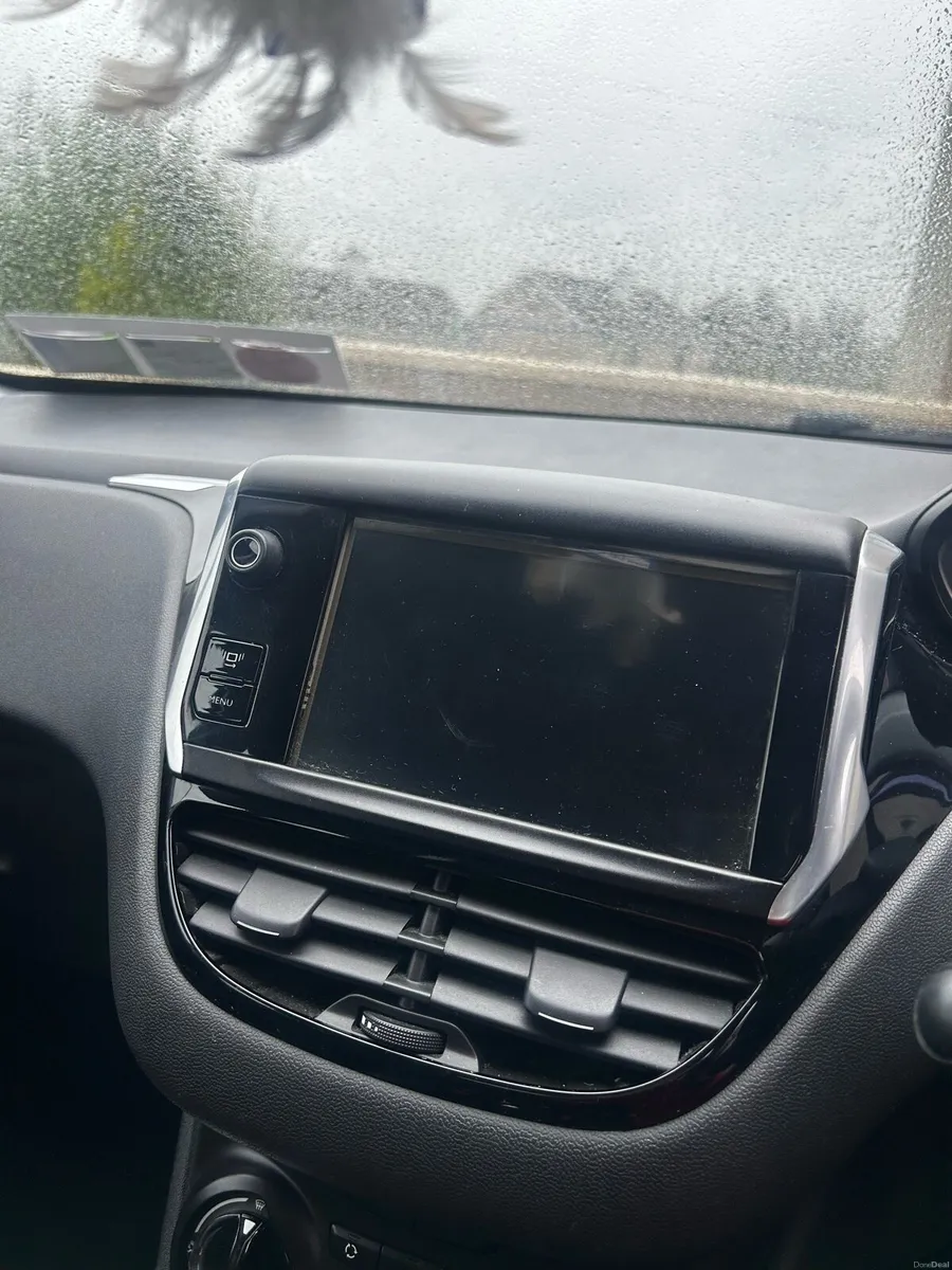 Peugeot 208 - Image 6